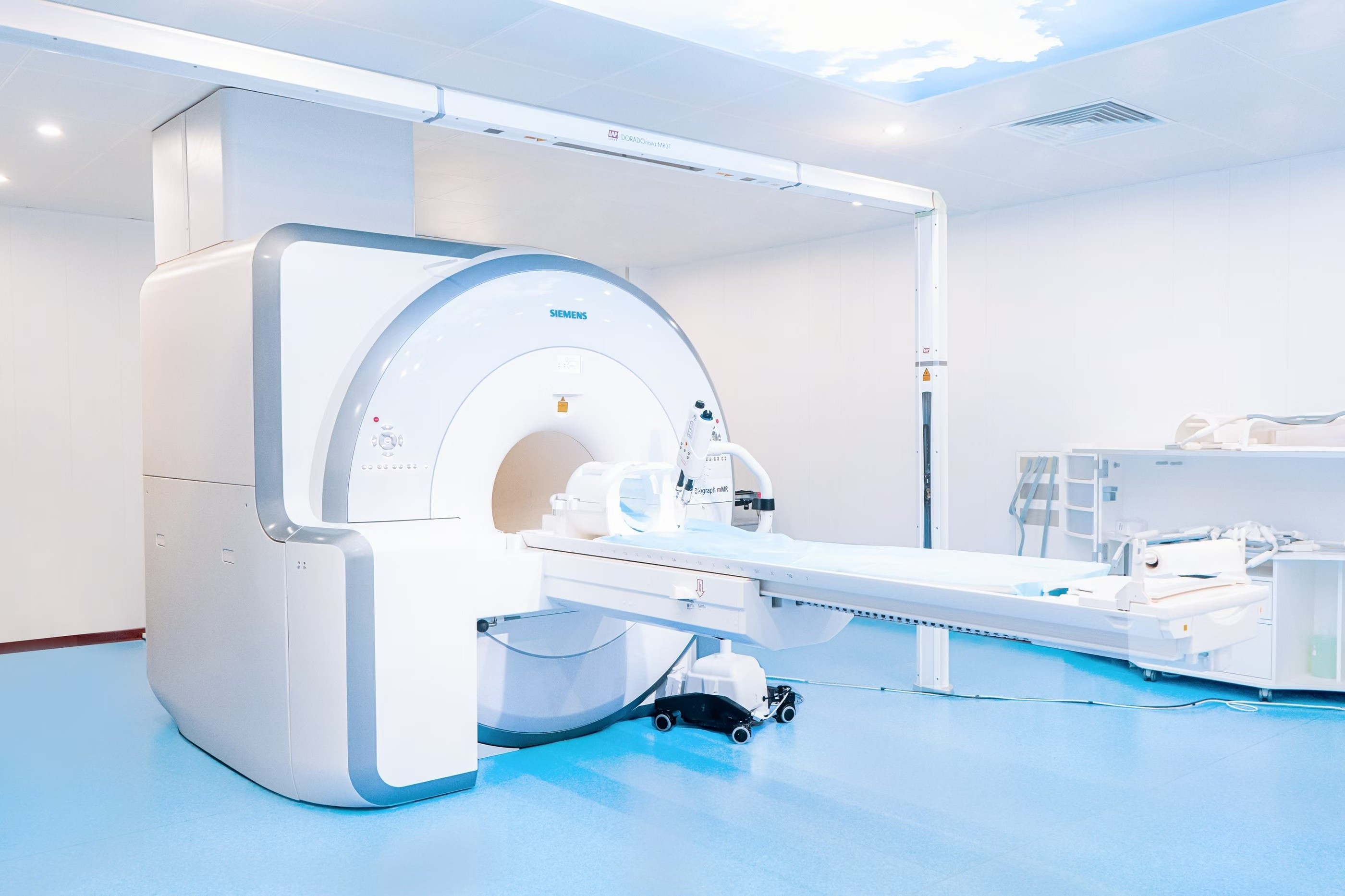 Fasilitas Diagnostik & Staging Molekuler Sun Yat-Sen University Cancer Center
